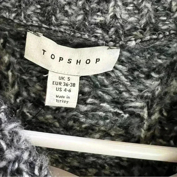 TOPSHOP Women’s Size Small Crop Cable Sweater Mock Gray white Black NWT - Picture 3 of 8